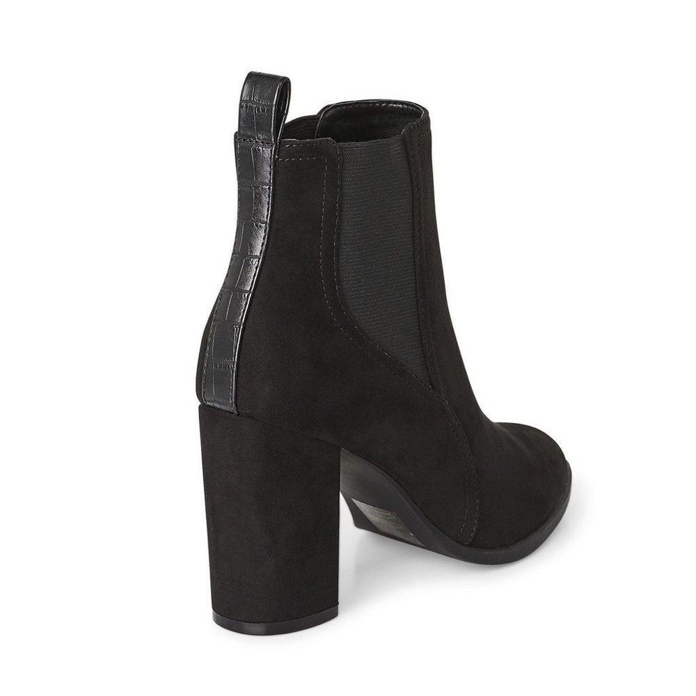 🔸 George 🔸 black booties